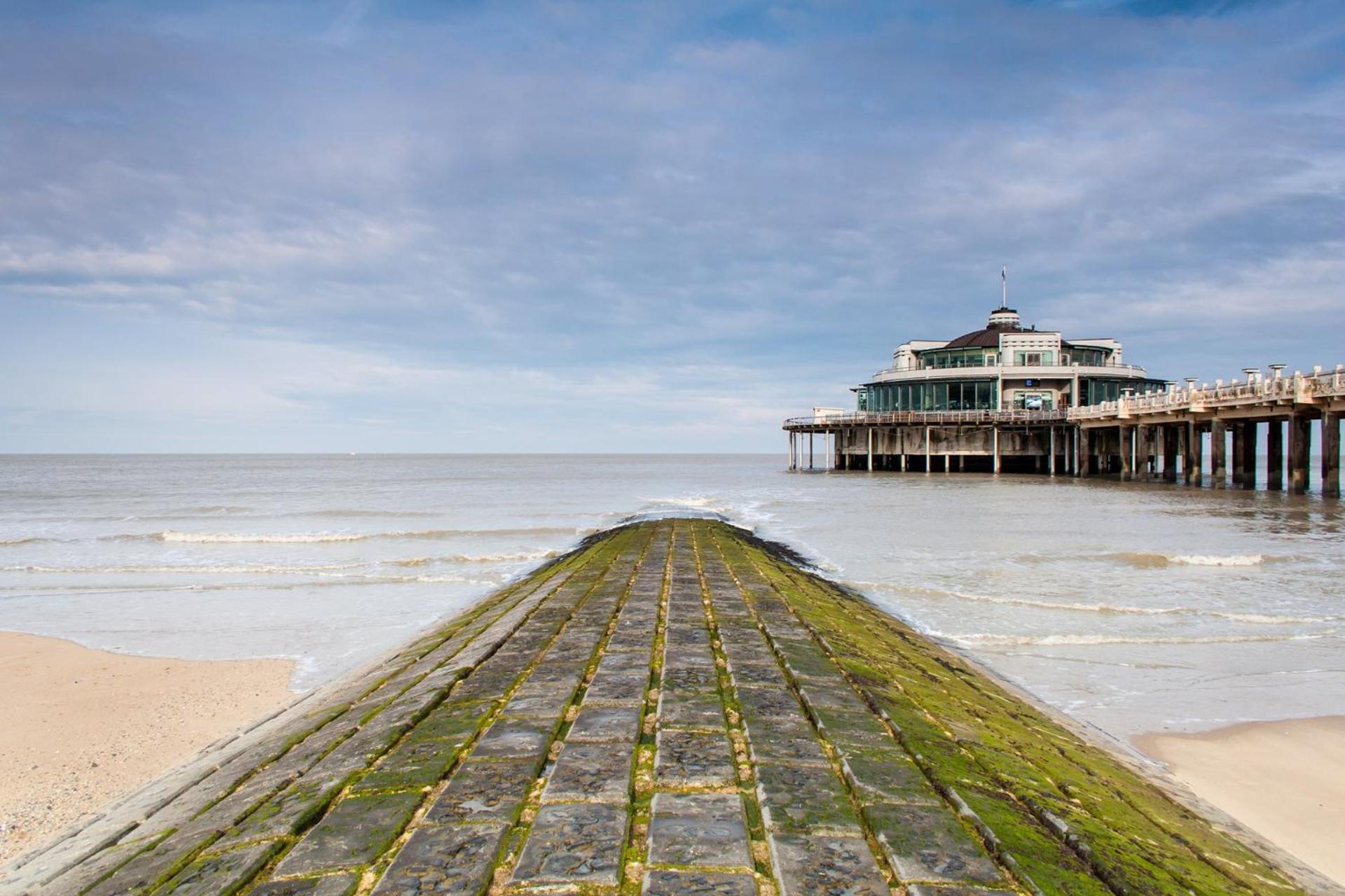 Cosy Apartment 150M From The Beach Blankenberge Luaran gambar