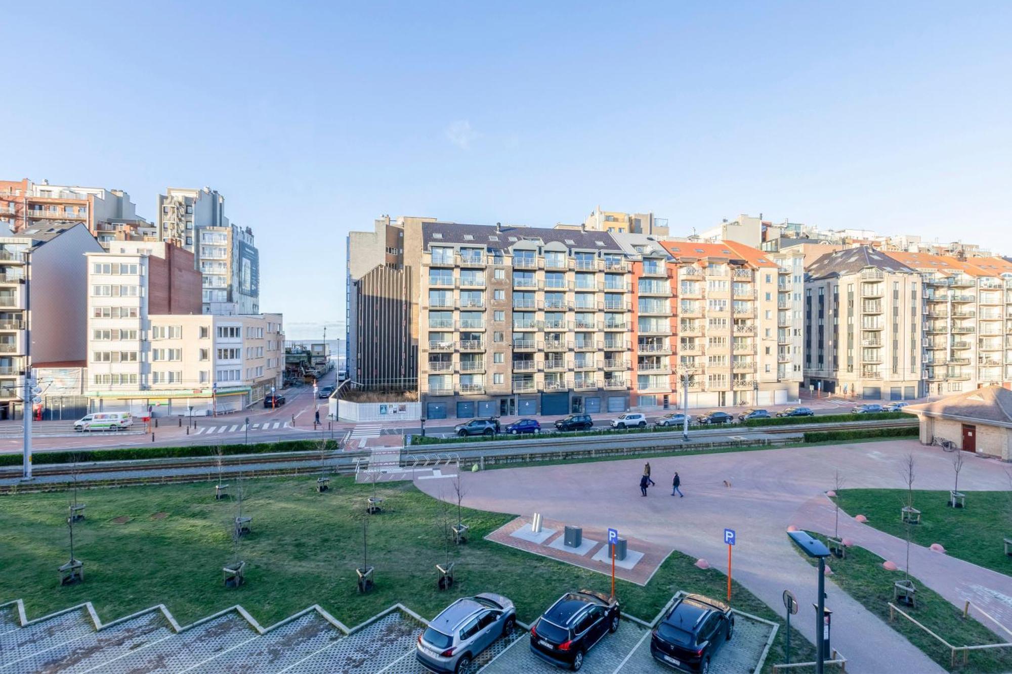 Cosy Apartment 150M From The Beach Blankenberge Luaran gambar